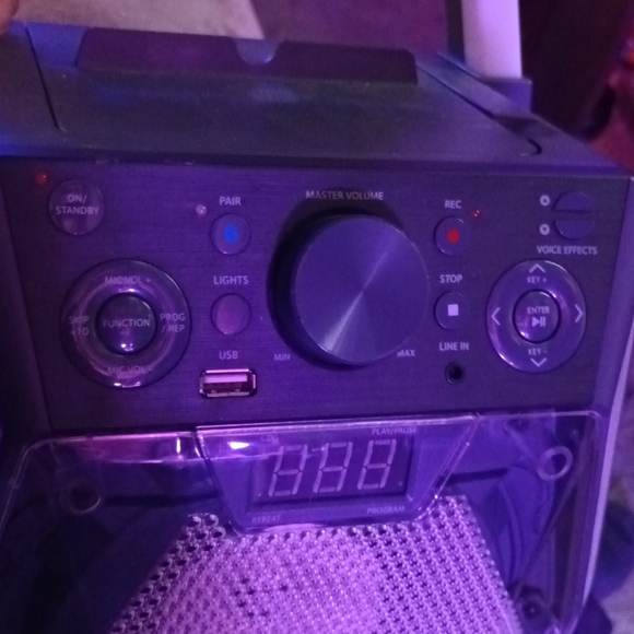 Singing Machine karaoke machine, mp3 player with BT. - Picture 8 of 9